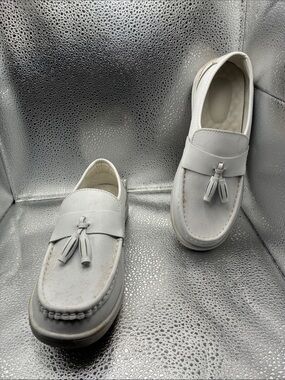 Women's White Tassel Loafers - Slip-On Flat